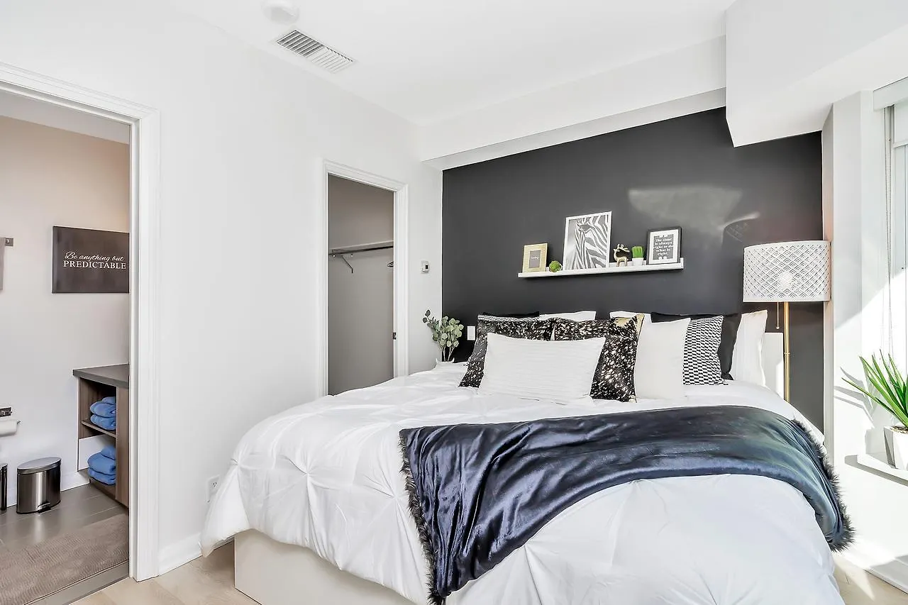 Classic & Trendy Yorkville Condo Toronto Apartment