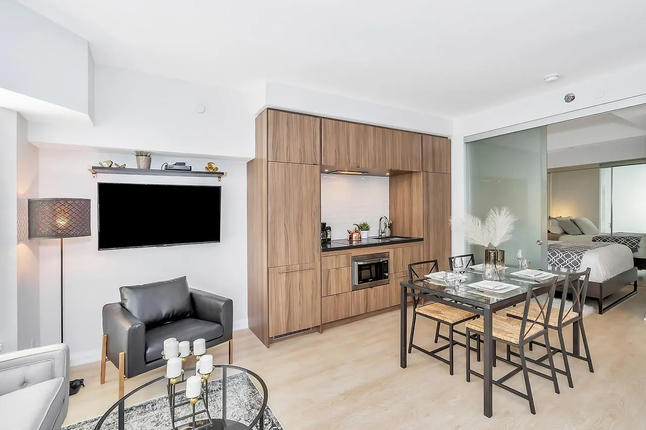 Classic & Trendy Yorkville Condo Toronto Apartment