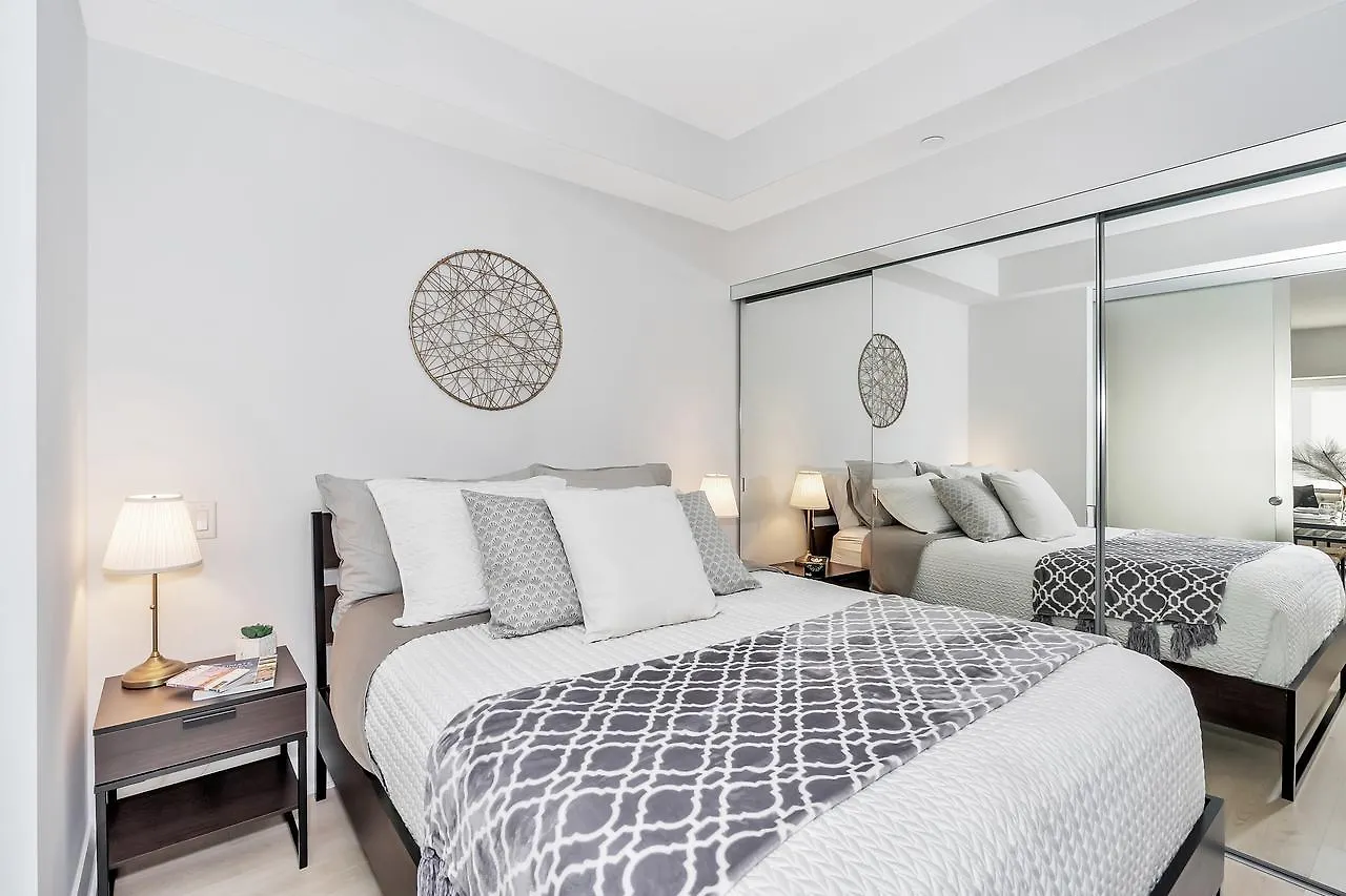 Classic & Trendy Yorkville Condo Toronto 0*,  Canada