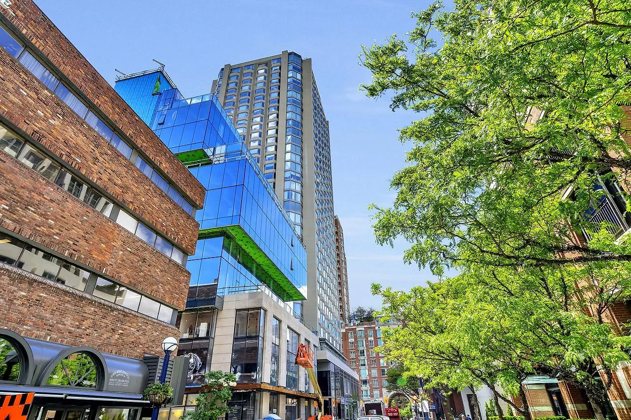 Classic & Trendy Yorkville Condo Toronto 0*,