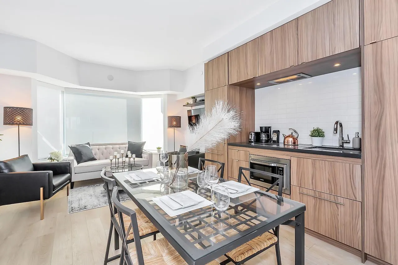 Appartamento Classic & Trendy Yorkville Condo Toronto