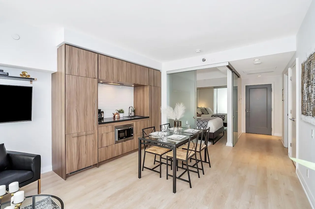 Appartamento Classic & Trendy Yorkville Condo Toronto