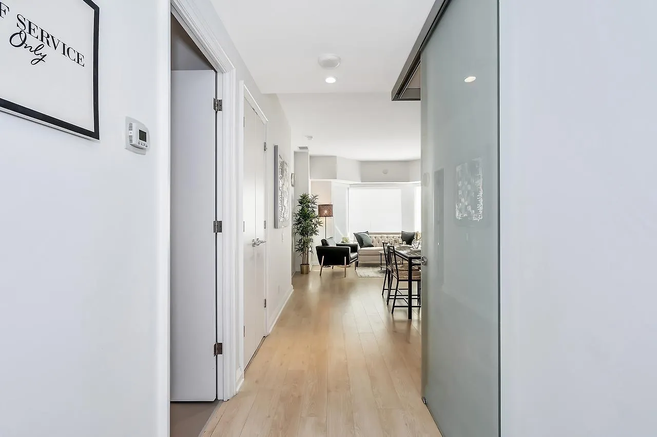 Appartamento Classic & Trendy Yorkville Condo Toronto Canada