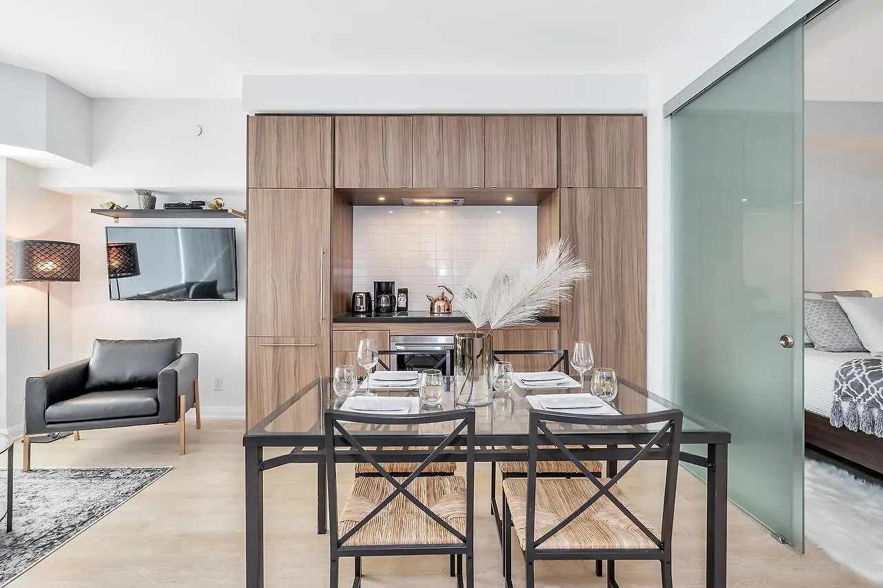 Appartamento Classic & Trendy Yorkville Condo Toronto