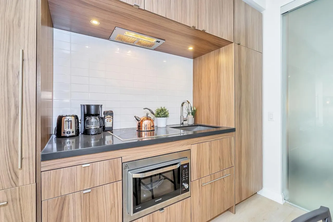 Appartamento Classic & Trendy Yorkville Condo Toronto