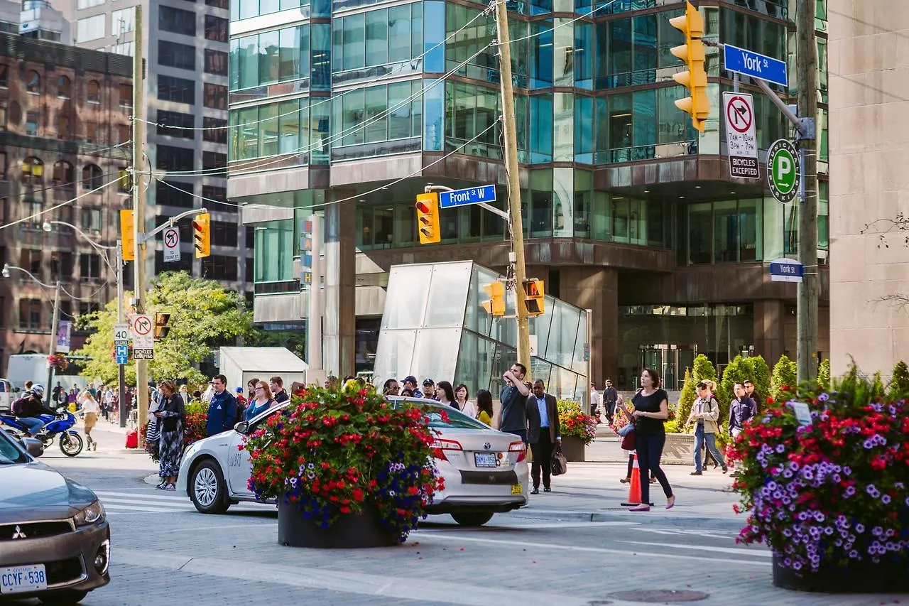 Appartement Classic & Trendy Yorkville Condo Toronto